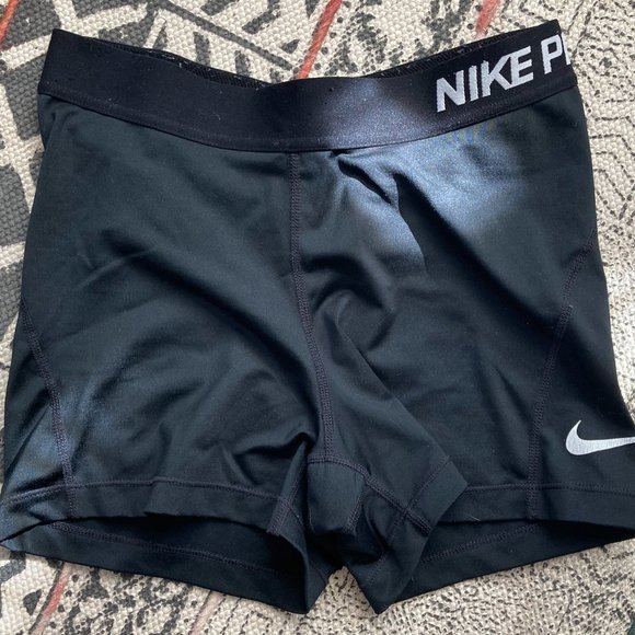 Womens Medium Nike 3" Dri-FIT High Waste Shorts - Picture 1 of 3
